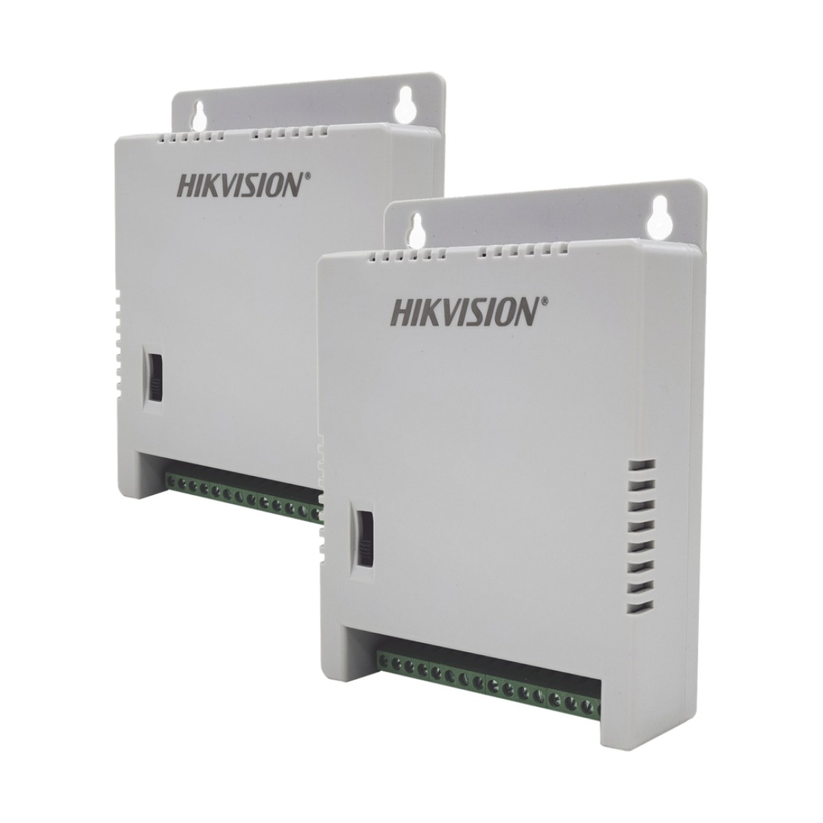 2 Fuentes de Poder Regulada (12 Vcc / 13.5 Vcc / 15 Vcc) para 16 Cámaras / 1 Amp por Salida / Voltaje de Entrada 90 - 130 VCA / Soporta 4K / Modo para Largas Distancias