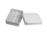 Gabinete de Plástico IP55 (190 X 240 X 95 mm). Protección EMI. Para Instalaciones Comerciales, Residenciales e Industriales. Incluye Tornillería para su Tapa.
