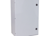 Gabinete de Poliéster IP55 Uso en Exterior (800 x 1000 x 300 mm) con Placa Trasera Interior de Plástico (Incluye Chapa y Llave).