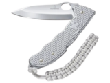Navaja Victorinox Hunter con Cachas Alox Acanaladas y Hoja a una Mano. Con Colgante Paracord Plateado.