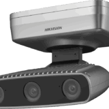 [TandemVu] Bala IP Dual 4 Megapixel (2 Lentes) / Lente Fijo (4 mm / ColorVu) y Lente Mot. (5 a 20 mm / DarkFighter X) / Luz Dual (IR y Luz Blanca) / IP67 / IK10 / Reconocimiento Facial / ACUSENSE / WDR 140 dB / DeepinView / Búsqueda por Atributos