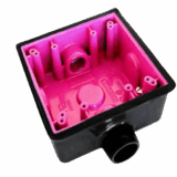 Caja Cuadrada de 3/4" / Con Recubrimiento exterior de PVC e Interior Purpura.
